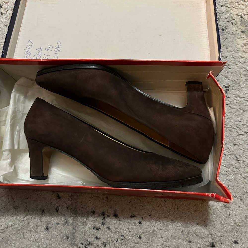 Coup d’etat Elegant Brown Duede Women's Heels Size 6 M - Picture 4 of 4